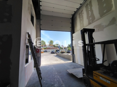 Photo 4 – location Entrepôts / activités	SANTENY (94440)