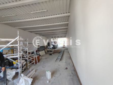 Photo 1 – location Entrepôts / activités	SANTENY (94440)
