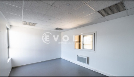 Photo 3 – location Entrepôts / activités	RILLIEUX LA PAPE (69140)