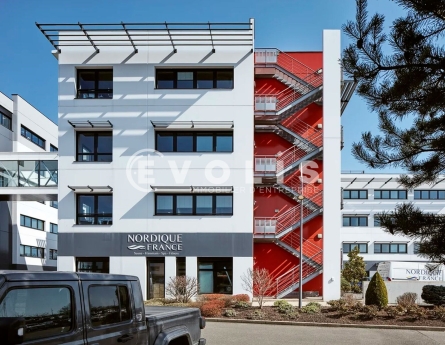 Photo 3 – location bureaux	ST PRIEST (69800)