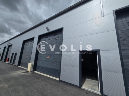 Photo 1 – location Entrepôts / activités	SAINT GERMAIN LES ARPAJON (91180)