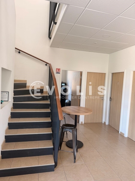 Photo 4 – location Entrepôts / activités	ARLES (13200)