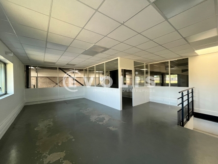 Photo 3 – location Entrepôts / activités	AMBARES ET LAGRAVE (33440)