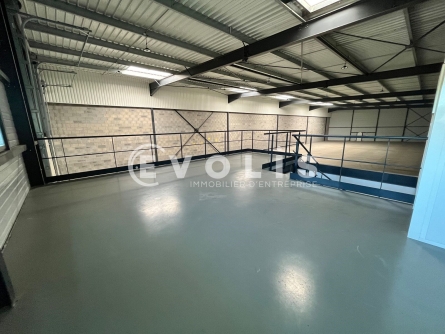 Photo 1 – location Entrepôts / activités	AMBARES ET LAGRAVE (33440)