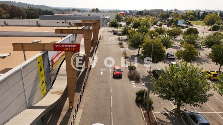 Photo 1 – location Locaux commerciaux	SORGUES (84700)