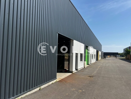 Photo 2 – location Entrepôts / activités	MONTMERLE SUR SAONE (01090)