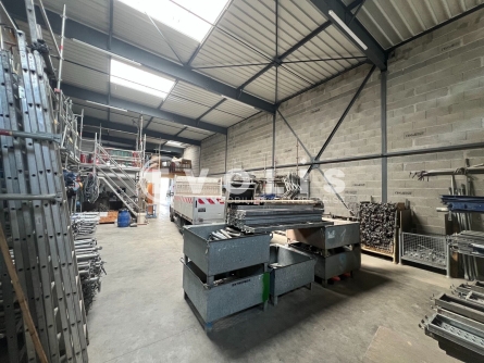 Photo 2 – location Entrepôts / activités	SAINT PRIEST (69800)