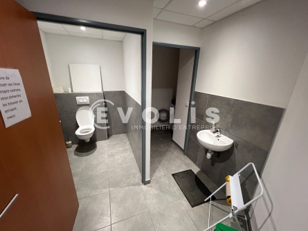 Photo 5 – location Entrepôts / activités	SAINT PRIEST (69800)
