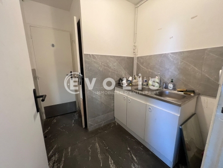 Photo 10 – location Entrepôts / activités	VAULX EN VELIN (69120)