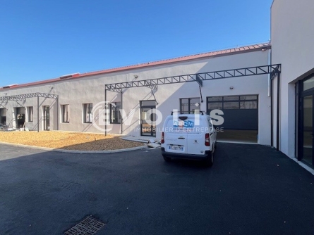 Photo 1 – location Entrepôts / activités	VENISSIEUX (69200)
