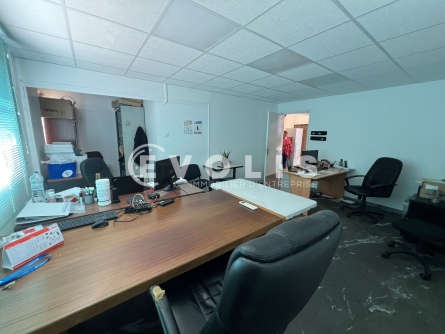Photo 11 – location Entrepôts / activités	VAULX EN VELIN (69120)