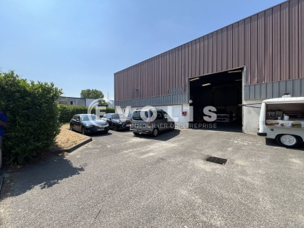 Photo 2 – location Entrepôts / activités	VAULX EN VELIN (69120)