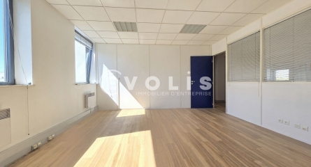 Photo 1 – location bureaux	IVRY SUR SEINE (94200)