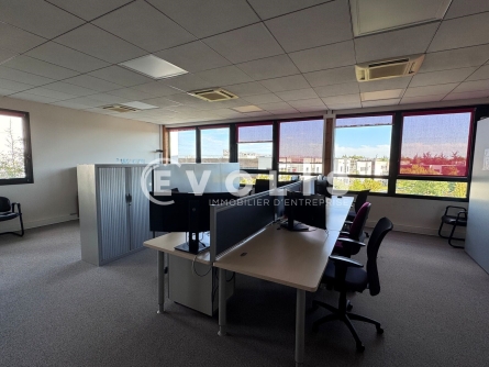 Photo 2 – location bureaux	SAINT PRIEST (69800)