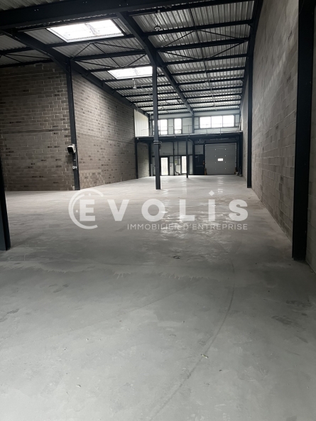 Photo 2 – location Entrepôts / activités	VEDENE (84270)