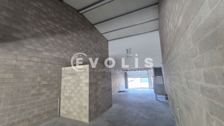 Photo 3 – location Entrepôts / activités	OZOIR LA FERRIERE (77330)