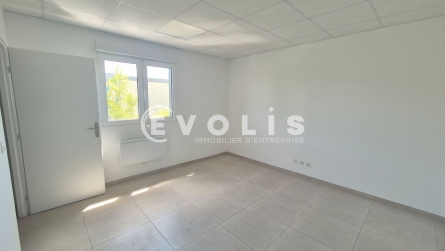 Photo 10 – location Entrepôts / activités	OZOIR LA FERRIERE (77330)