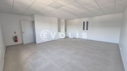 Photo 12 – location Entrepôts / activités	OZOIR LA FERRIERE (77330)