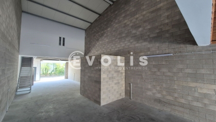 Photo 1 – location Entrepôts / activités	OZOIR LA FERRIERE (77330)