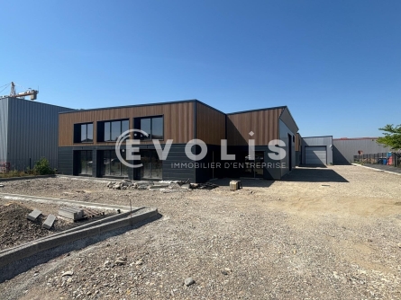 Photo 1 – vente Entrepôts / activités	MORNANT (69440)