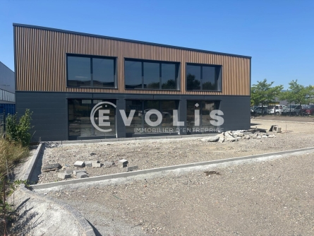Photo 2 – vente Entrepôts / activités	MORNANT (69440)