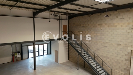 Photo 5 – location Entrepôts / activités	VILLENEUVE LES AVIGNON (30400)