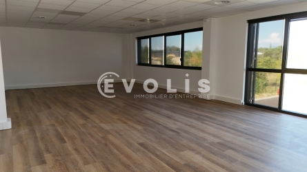 Photo 8 – location Entrepôts / activités	VILLENEUVE LES AVIGNON (30400)