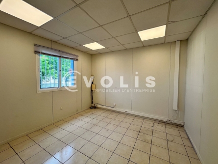 Photo 12 – location Entrepôts / activités	BLANQUEFORT (33290)