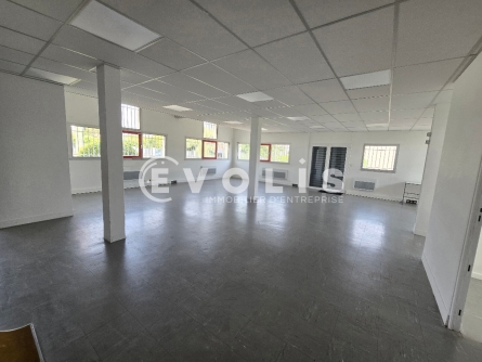 Photo 2 – location Entrepôts / activités	CHAMPLAN (91160)