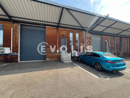 Photo 1 – vente Entrepôts / activités	SAINT PRIEST (69800)