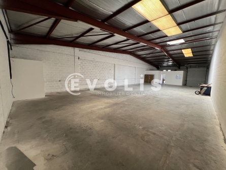 Photo 3 – vente Entrepôts / activités	SAINT PRIEST (69800)