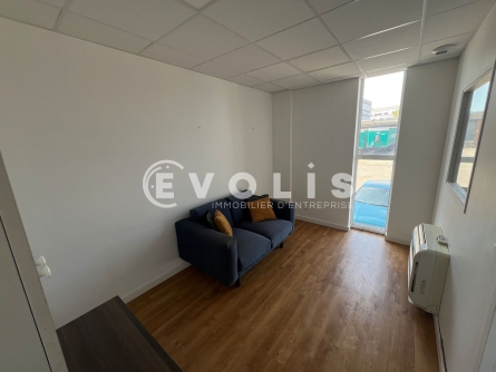 Photo 7 – vente Entrepôts / activités	SAINT PRIEST (69800)