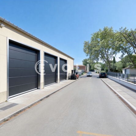 Photo 1 – vente Entrepôts / activités	AVIGNON (84000)