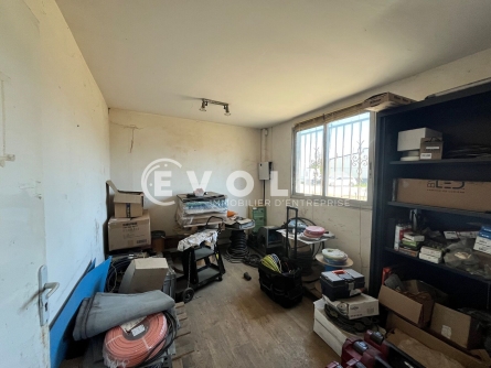 Photo 2 – location Entrepôts / activités	IZON (33450)