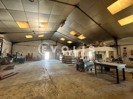 Photo 7 – location Entrepôts / activités	IZON (33450)