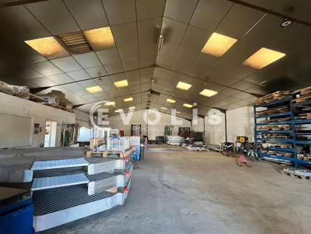 Photo 1 – location Entrepôts / activités	IZON (33450)