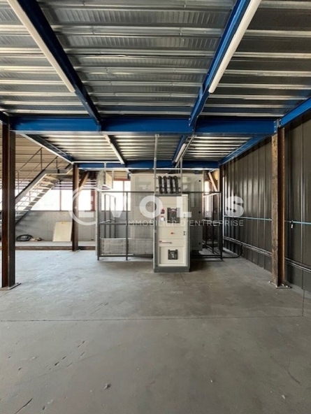 Photo 2 – location Entrepôts / activités	LE CHEYLAS (38570)