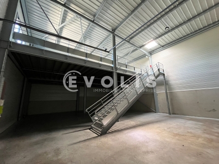 Photo 3 – location Entrepôts / activités	AMBARES ET LAGRAVE (33440)