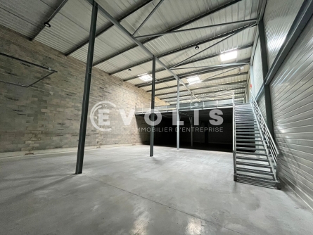 Photo 1 – location Entrepôts / activités	AMBARES ET LAGRAVE (33440)