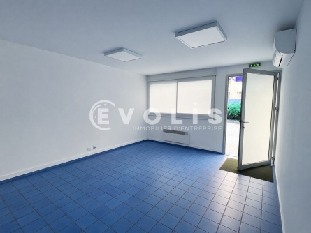 Photo 1 – location Entrepôts / activités	EYSINES (33320)