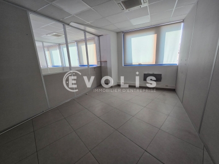 Photo 10 – location Entrepôts / activités	CHILLY MAZARIN (91380)