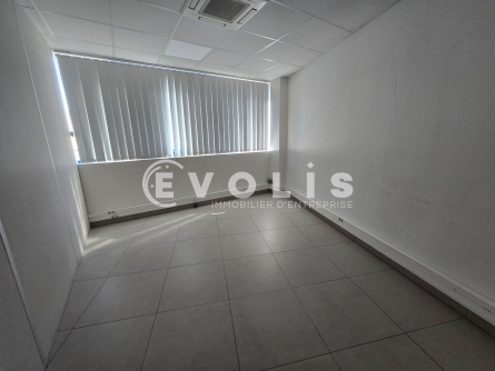 Photo 11 – location Entrepôts / activités	CHILLY MAZARIN (91380)
