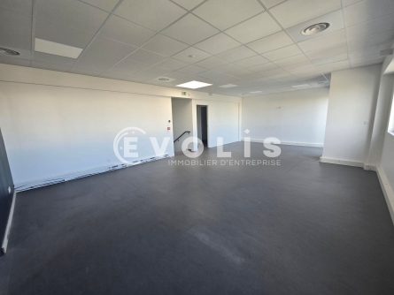 Photo 7 – location Entrepôts / activités	VILLEBON SUR YVETTE (91140)