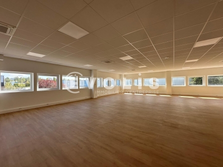 Photo 9 – location Entrepôts / activités	VILLENEUVE LA GARENNE (92390)