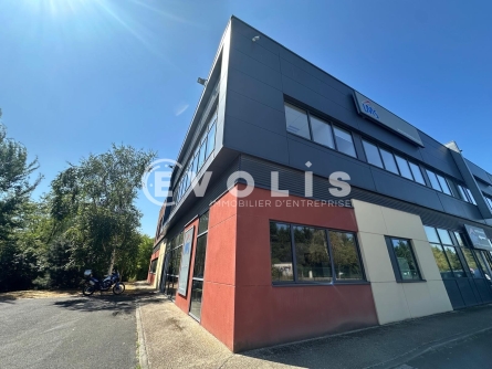 Photo 1 – location Entrepôts / activités	VILLENEUVE LA GARENNE (92390)