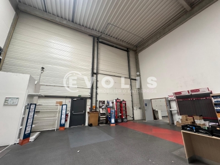 Photo 3 – location Entrepôts / activités	VILLENEUVE LA GARENNE (92390)