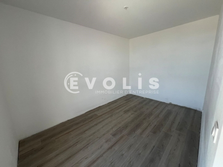 Photo 11 – location Entrepôts / activités	CHASSIEU (69680)
