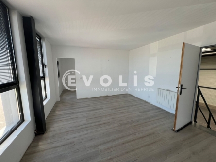 Photo 9 – location Entrepôts / activités	CHASSIEU (69680)