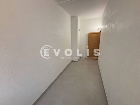 Photo 4 – location Locaux commerciaux	BURES SUR YVETTE (91440)