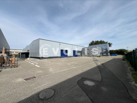 Photo 1 – location Entrepôts / activités	MIRIBEL (01700)